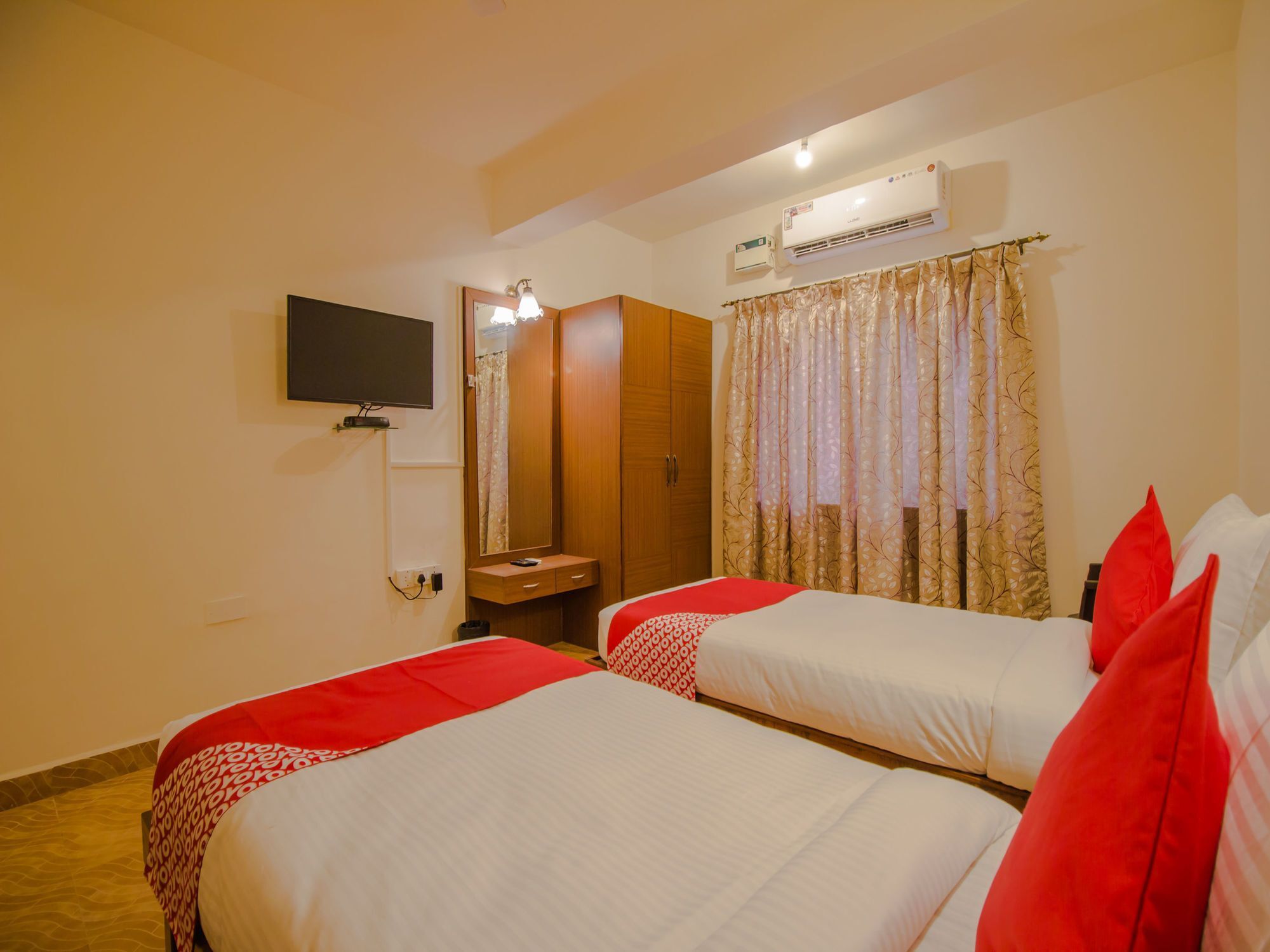 Oyo Flagship 13853 Shruti Resort Калангут Экстерьер фото